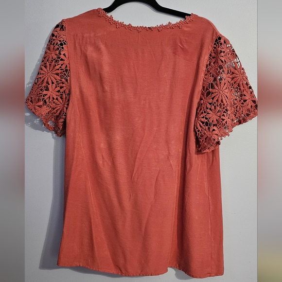 BloomChic Plain V Neck Floral Patchwork Blouse - Picture 2 of 7